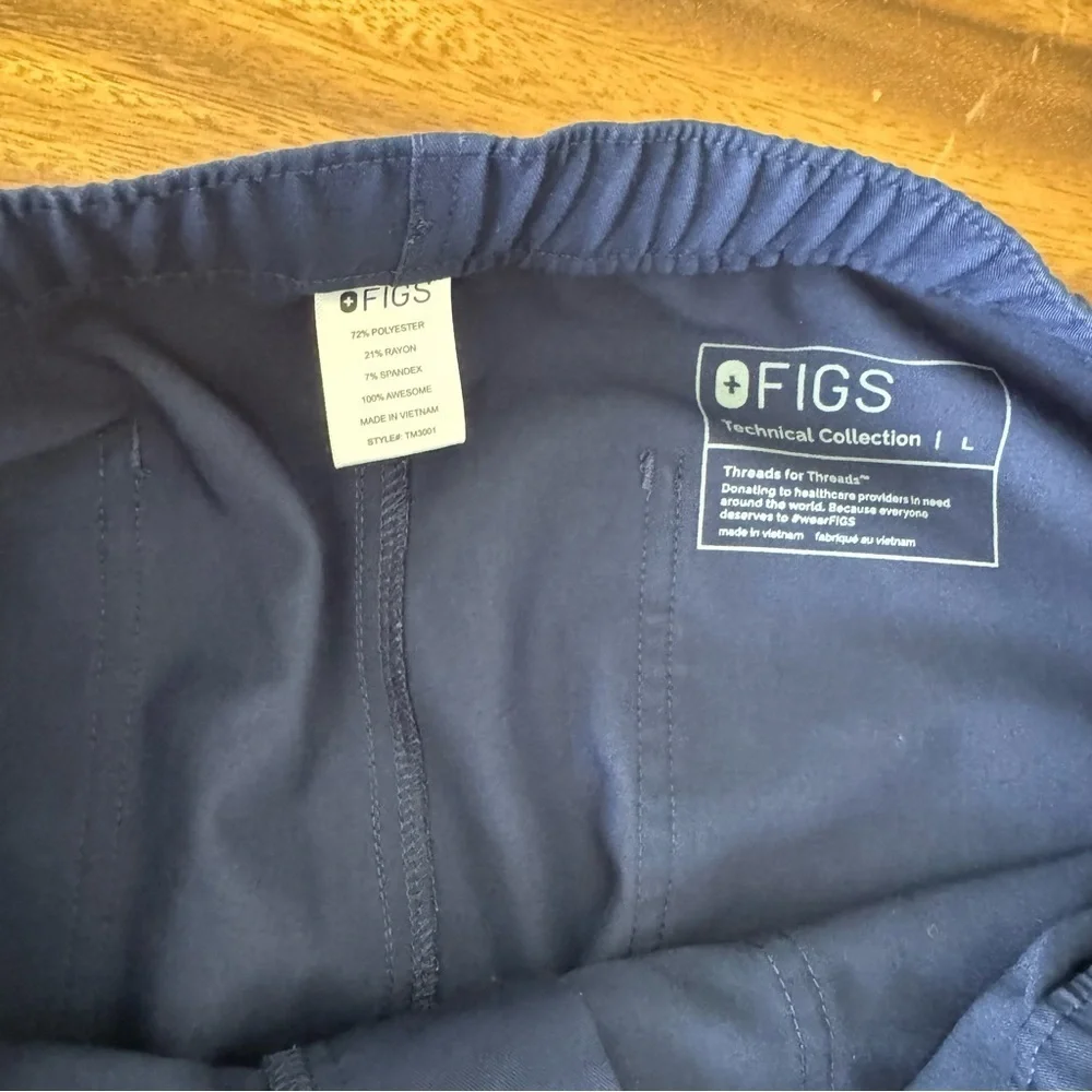 FIGS Men’s Navy Blue Cairo Cargo Scrubs Wide Leg Pants Size L